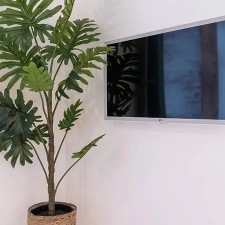 Lavender Time Studio With A Garden View Balcony Apartment *