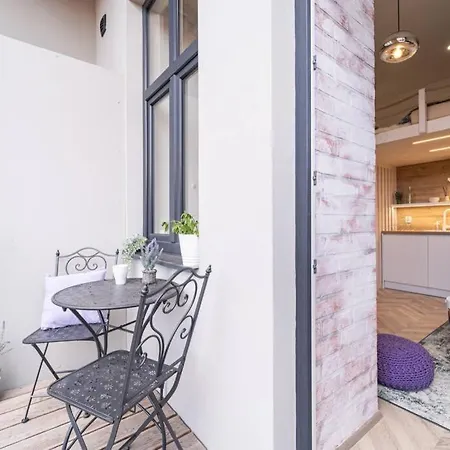 Lavender Time Studio With A Garden View Balcony Apartment *